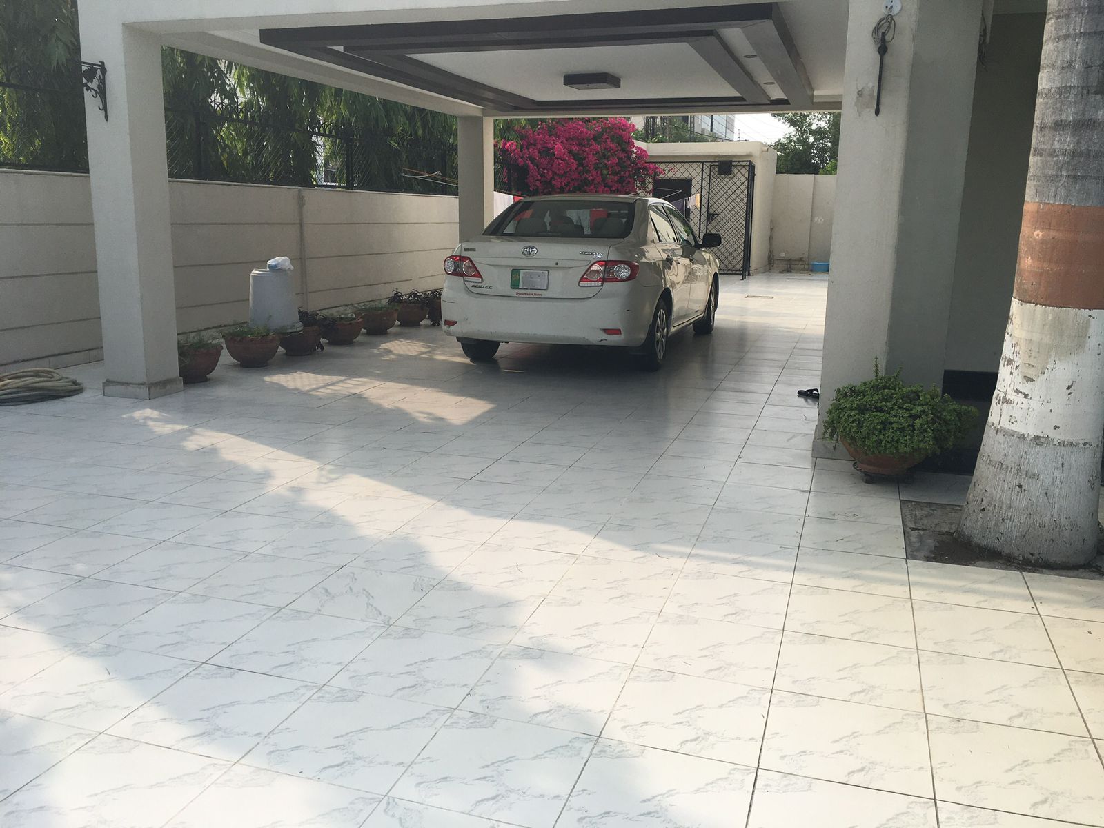 5 Bedroom House for Rent in Garden Town Lahore