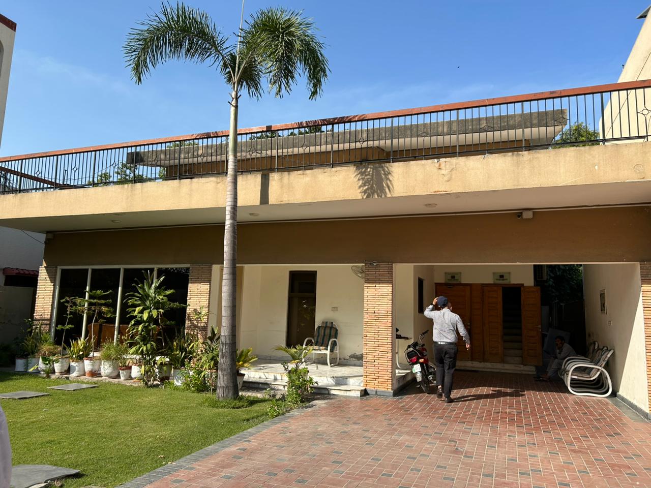 26 Marla House for Rent in Muslim Town Lahore