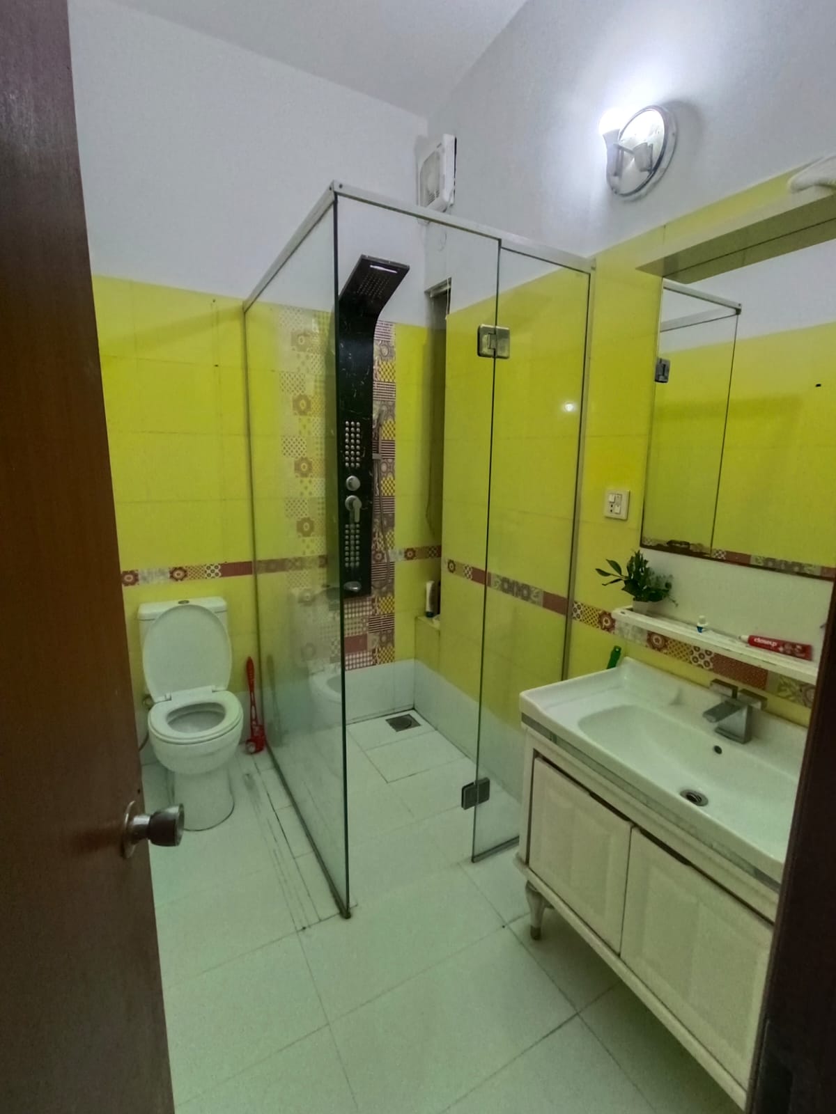 1 Kanal Upper Portion for Rent in Garden Town Lahore