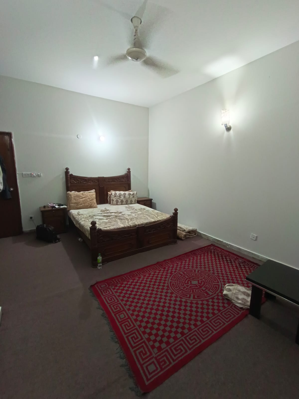 1 Kanal Upper Portion for Rent in Garden Town Lahore